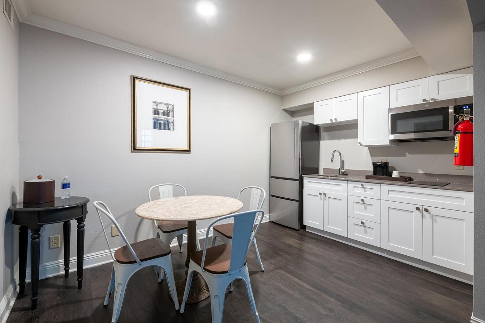 French Quarter Suites Hotel 뉴올리언스 외부 사진