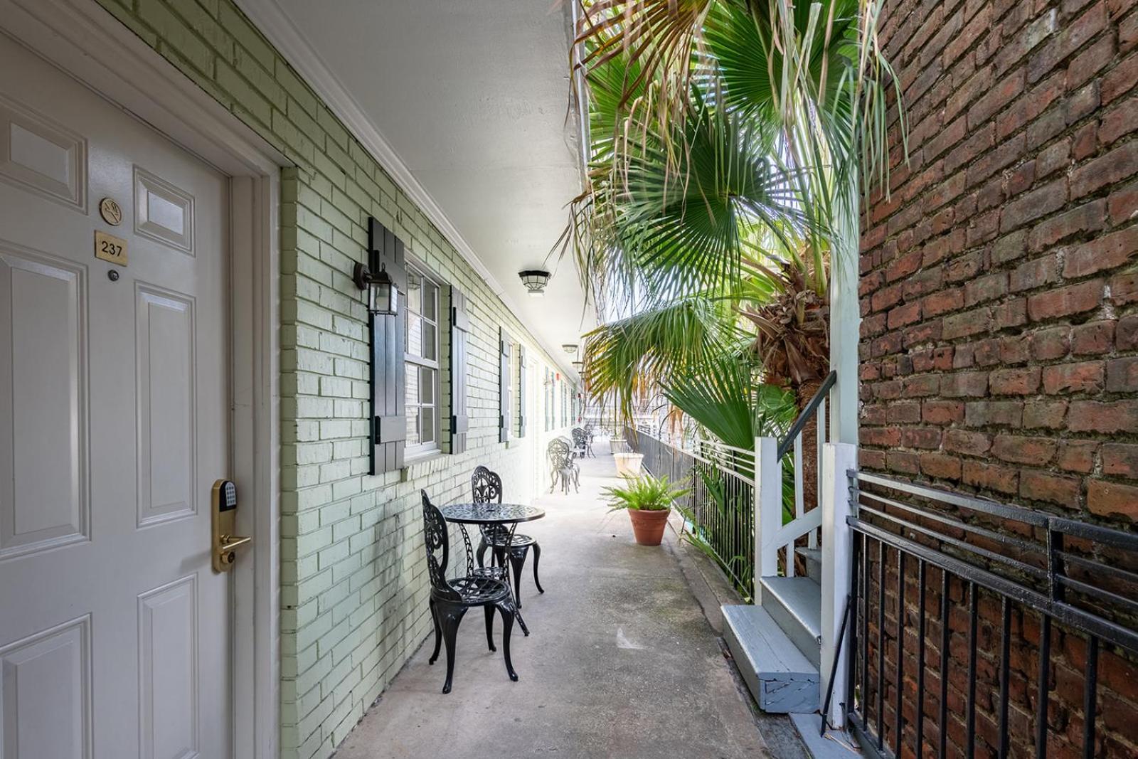 French Quarter Suites Hotel 뉴올리언스 외부 사진